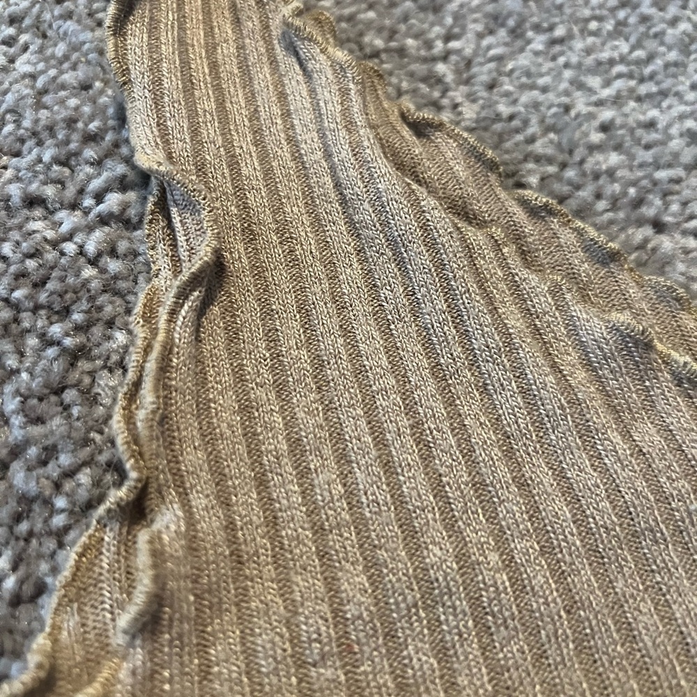 Women's Ribbed Tan Top - Picture 3 of 4